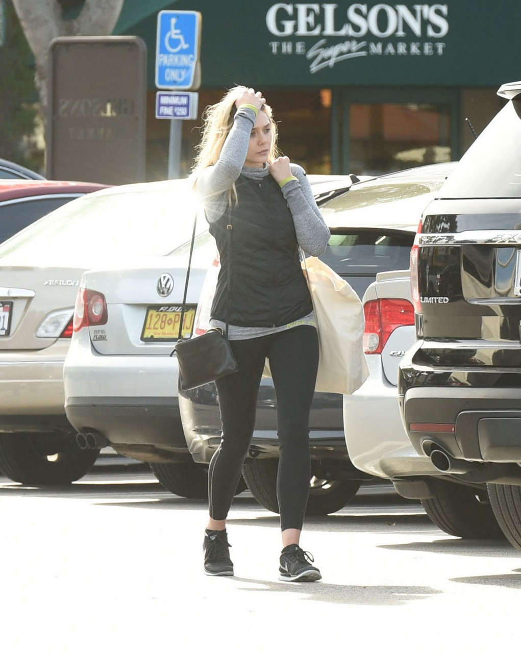 Elizabeth Olsen Leaves Gelsons Market Los Angeles