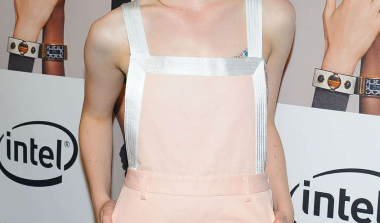 Elle Fanning 100 Lost Cotton Opening Ceremony New York (7 photos)