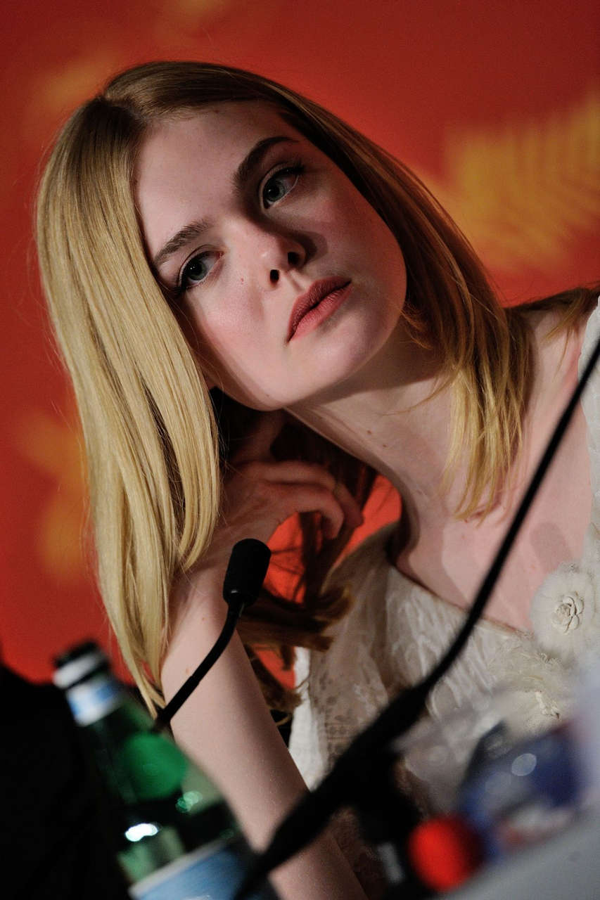 Elle Fanning Neon Demon Press Conference Cannes Film Festival