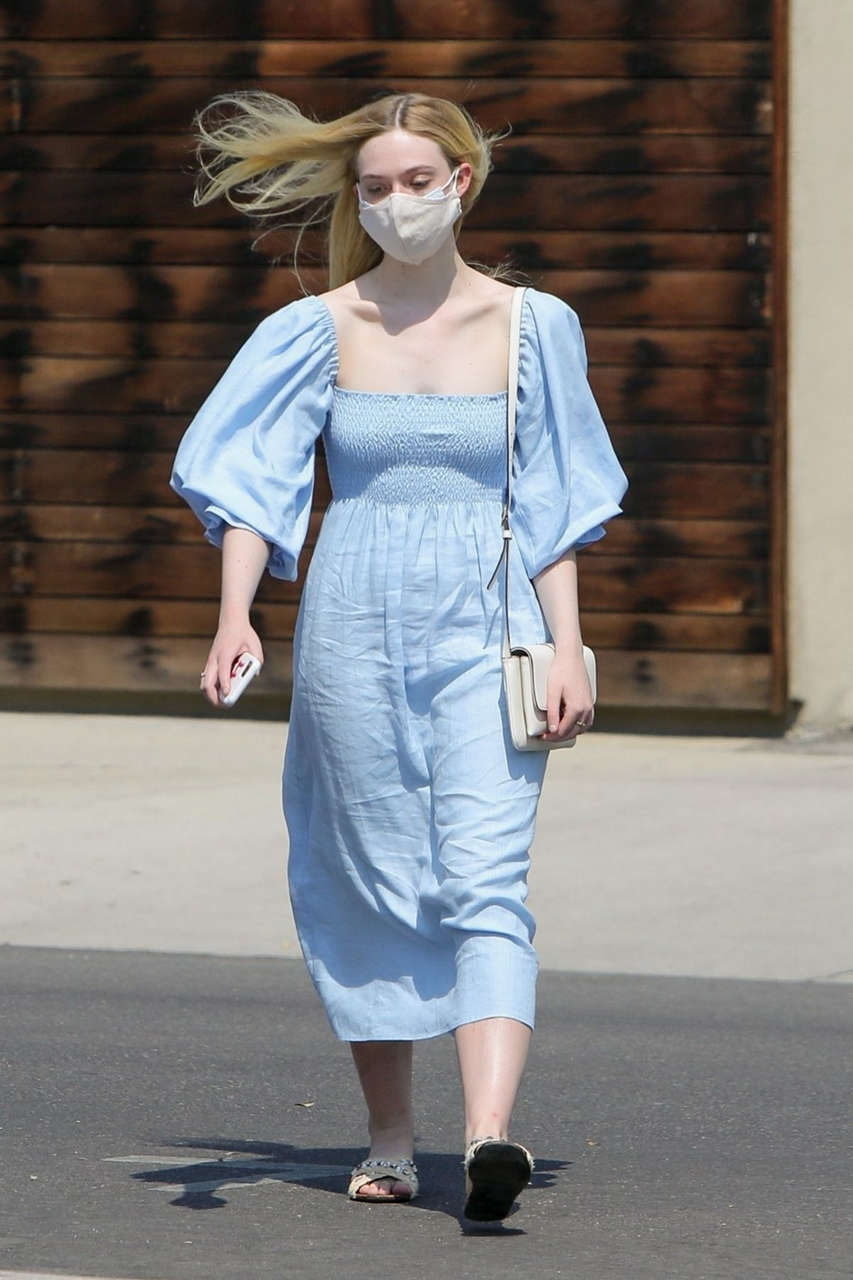 Elle Fanning Out Shopping Los Angeles