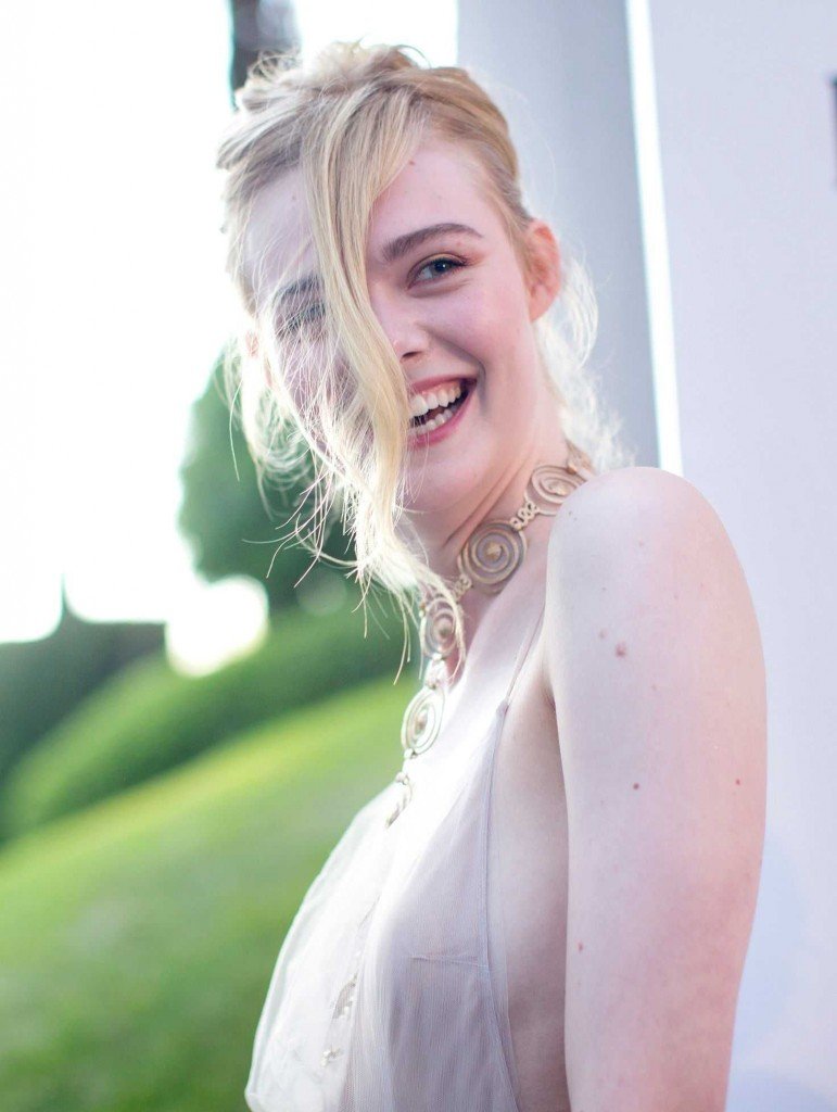 Elle Fanning Sexy