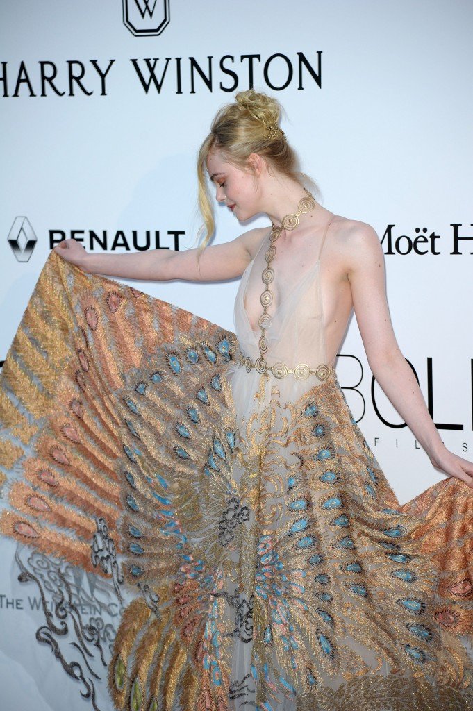 Elle Fanning Sexy