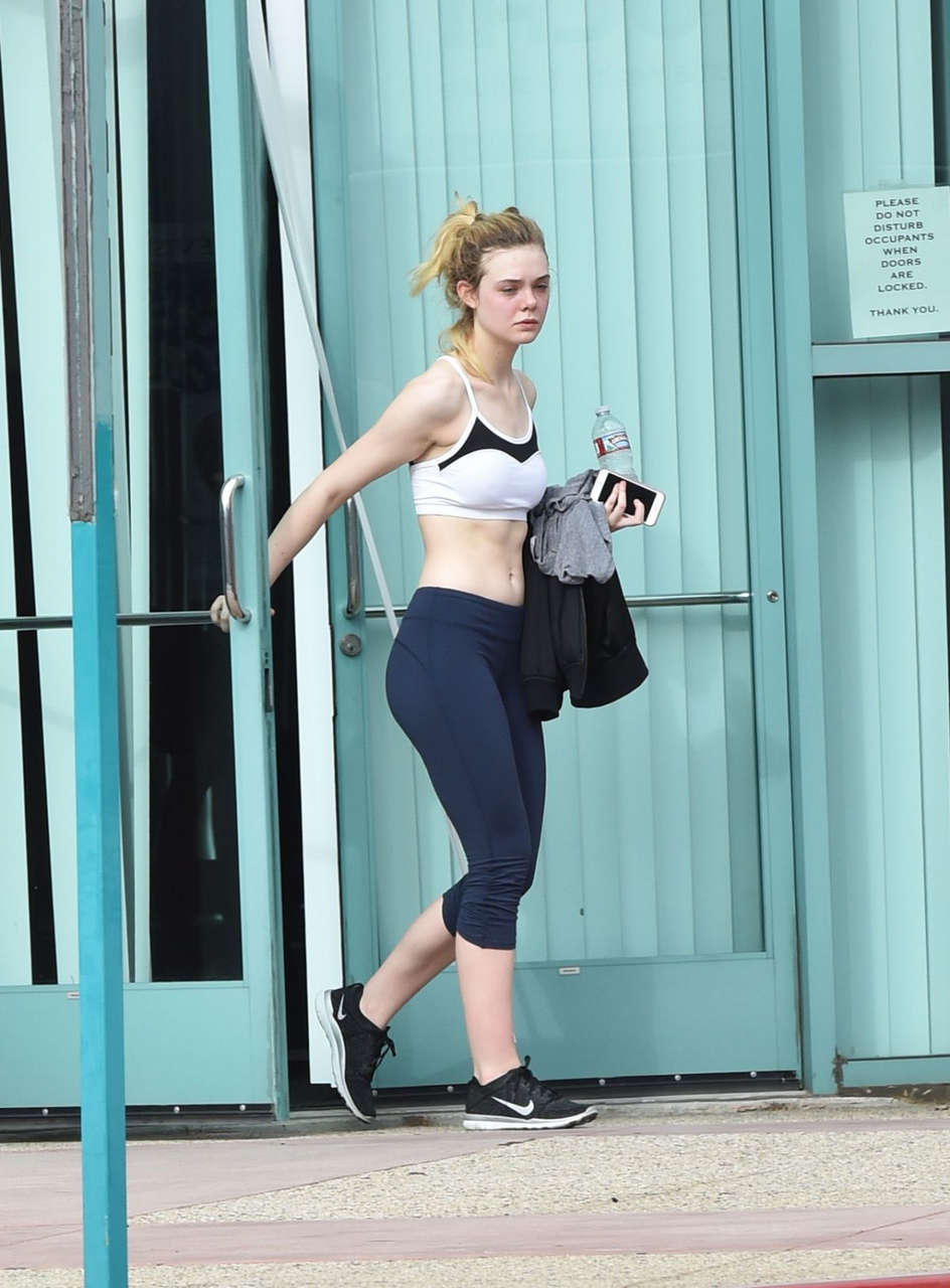 Elle Fanning Tank Top Leggings Leaves Gym Los Angeles