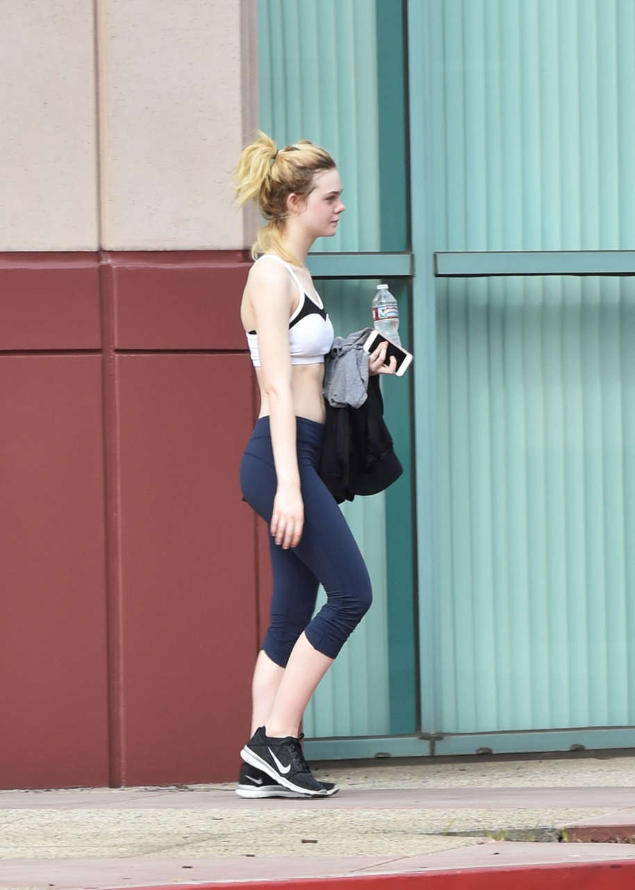 Elle Fanning Tank Top Leggings Leaves Gym Los Angeles