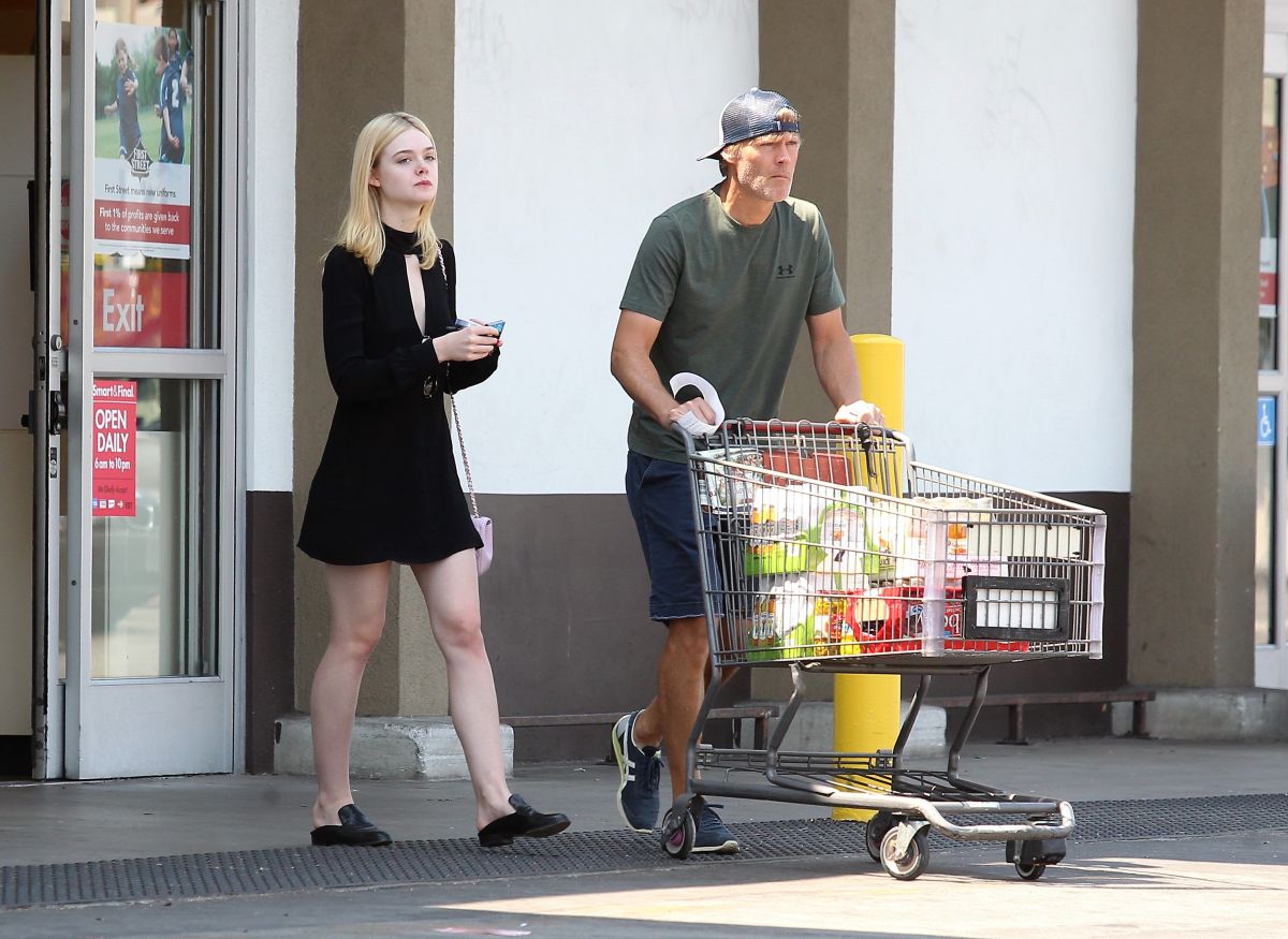 Elle Fnning Out Shopping Los Angeles