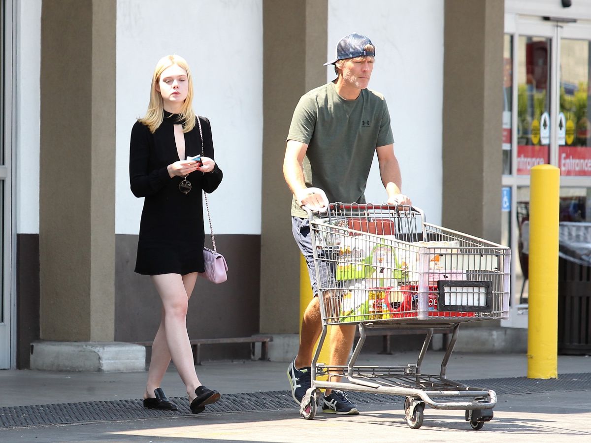 Elle Fnning Out Shopping Los Angeles