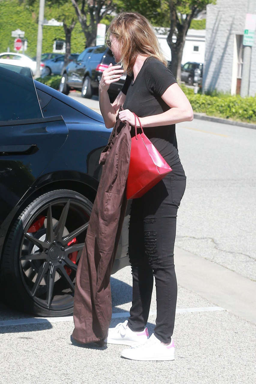 Ellen Popmpeo Out About Beverly Hills