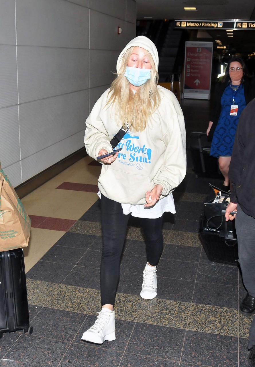 Ellie Goulding Arrives Airport Washington Dc