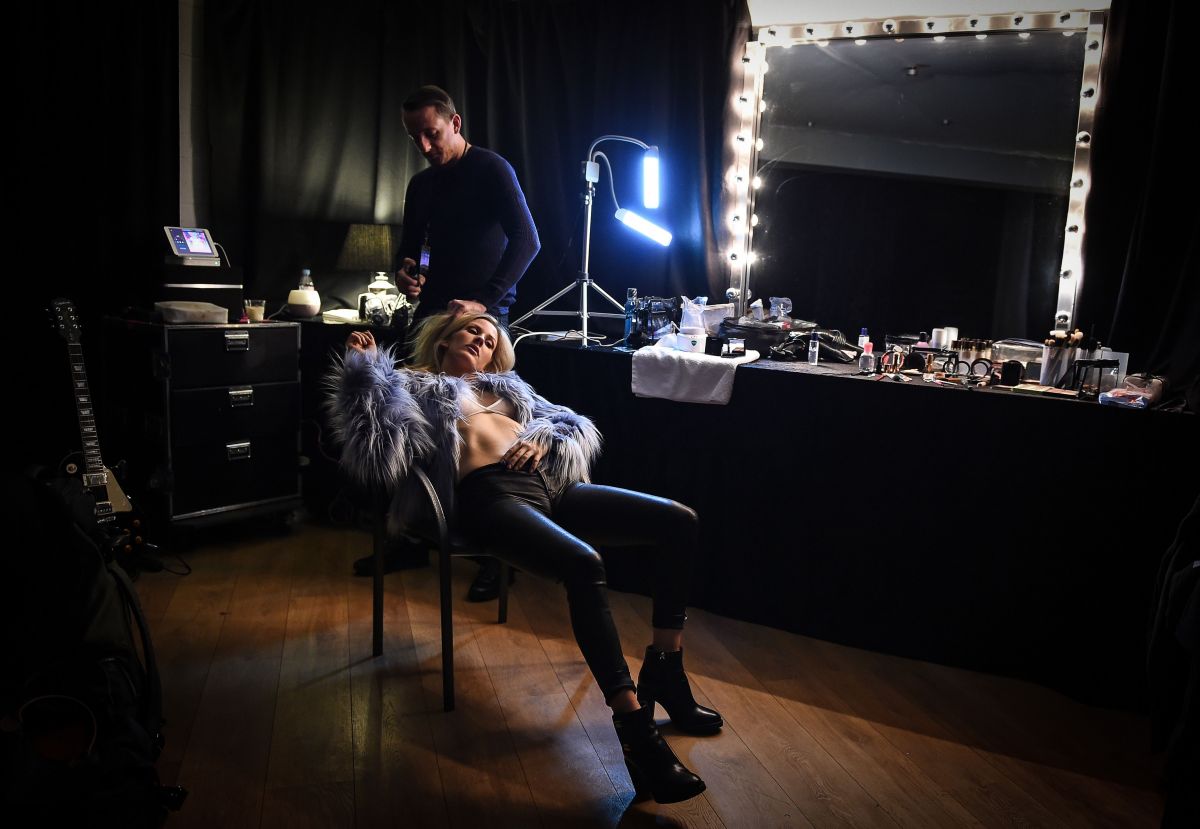 Ellie Goulding Behind Scenes Photoshoot Her Show Antwerp