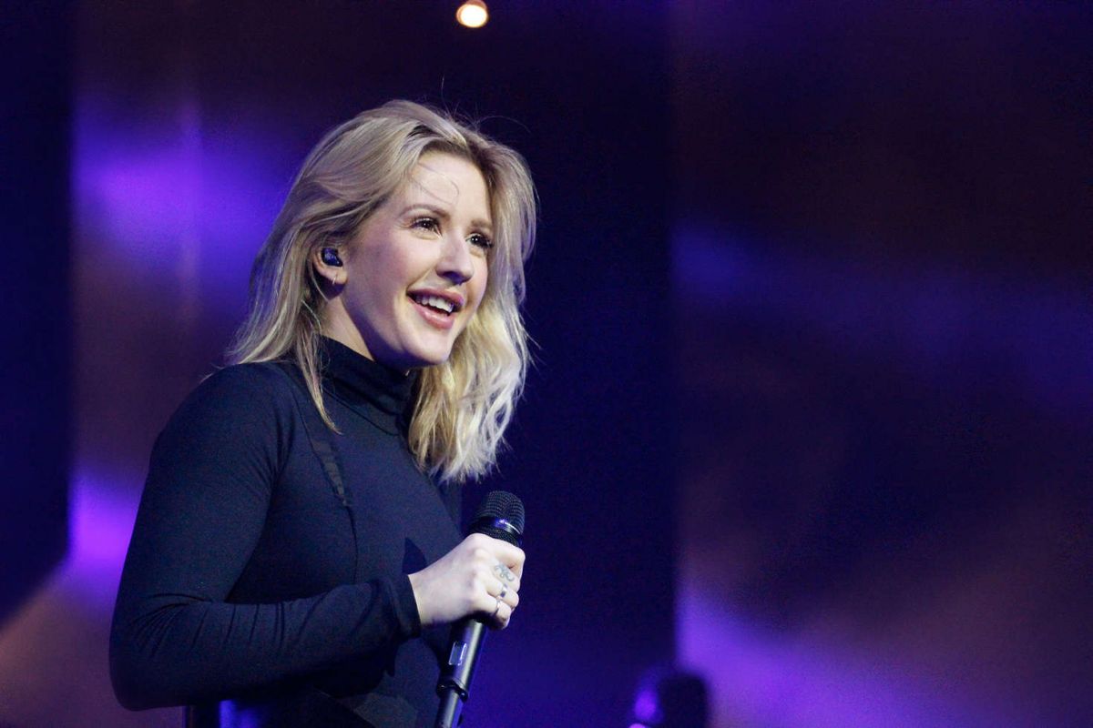Ellie Goulding Performs Concert Paris Febraury