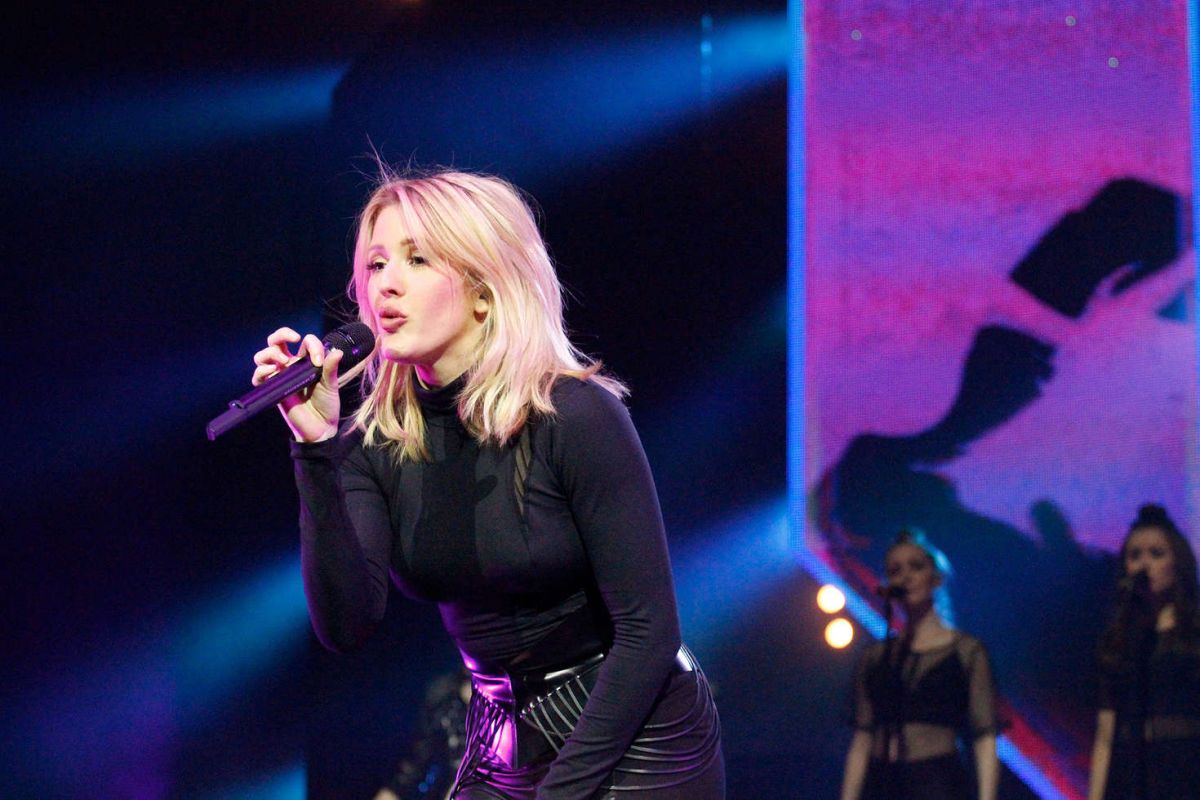 Ellie Goulding Performs Concert Paris Febraury