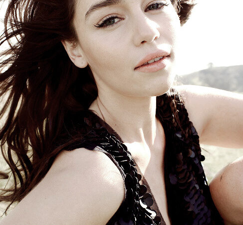 Emilia Clarke For Rolling Stones Magazine (2 photos)
