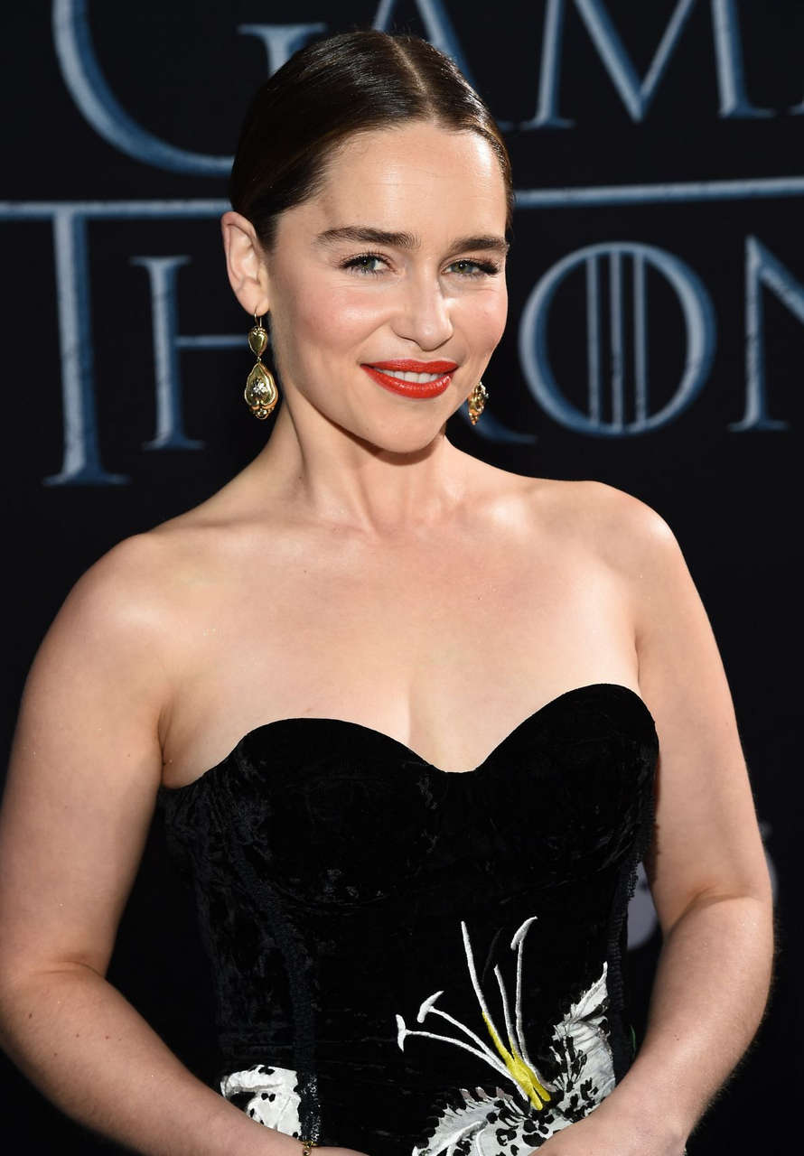 Emilia Clarke Game Of Thrones Season 6 Premiere Hollywood
