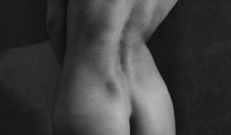 Emilie Payet Nude (6 photos)