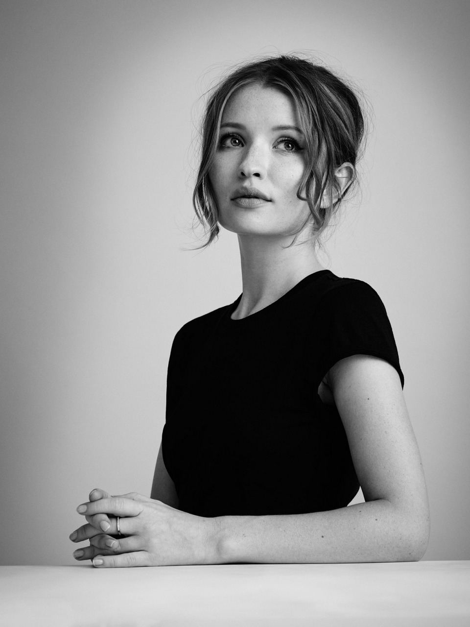Emily Browning Hot