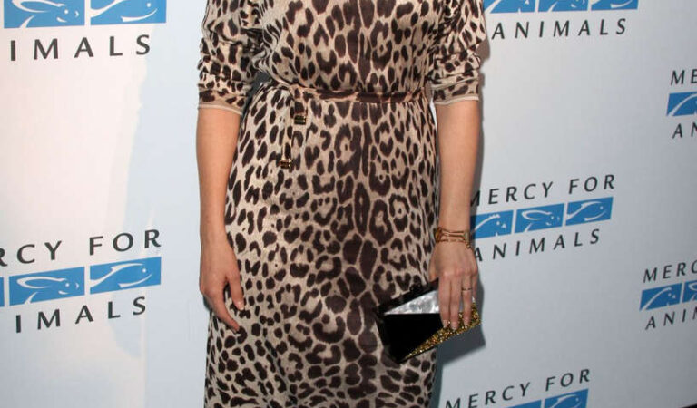 Emily Deschanel Mercy For Animals 15th Anniversary Gala West Hollywood (13 photos)