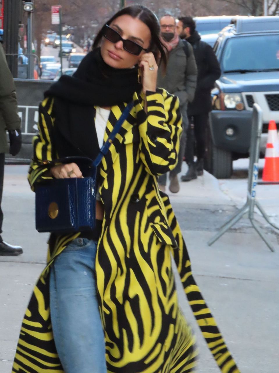 Emily Ratajkowski Arrives Michael Kors Fashion Show New York