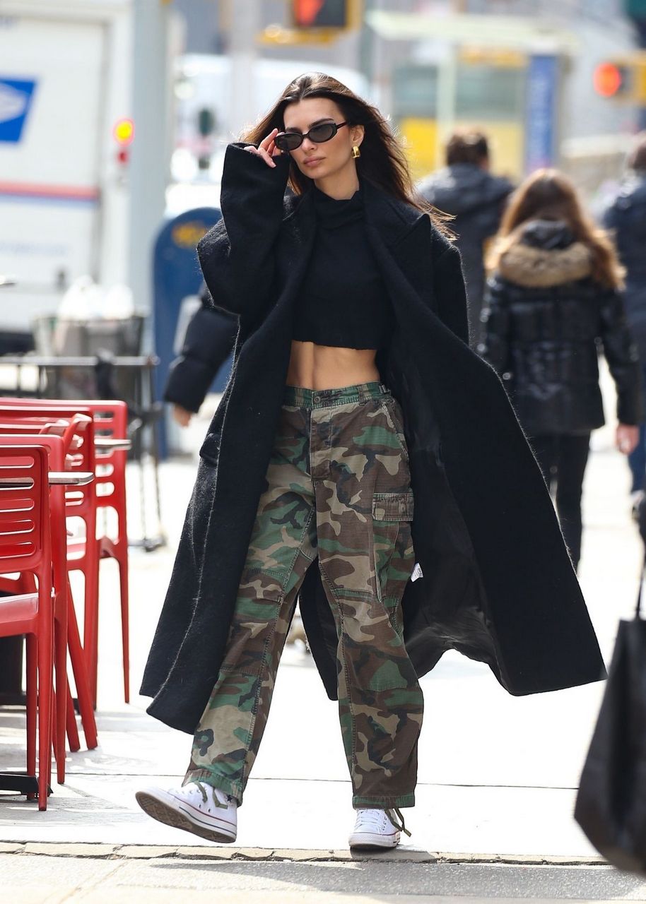Emily Ratajkowski Out And About New York