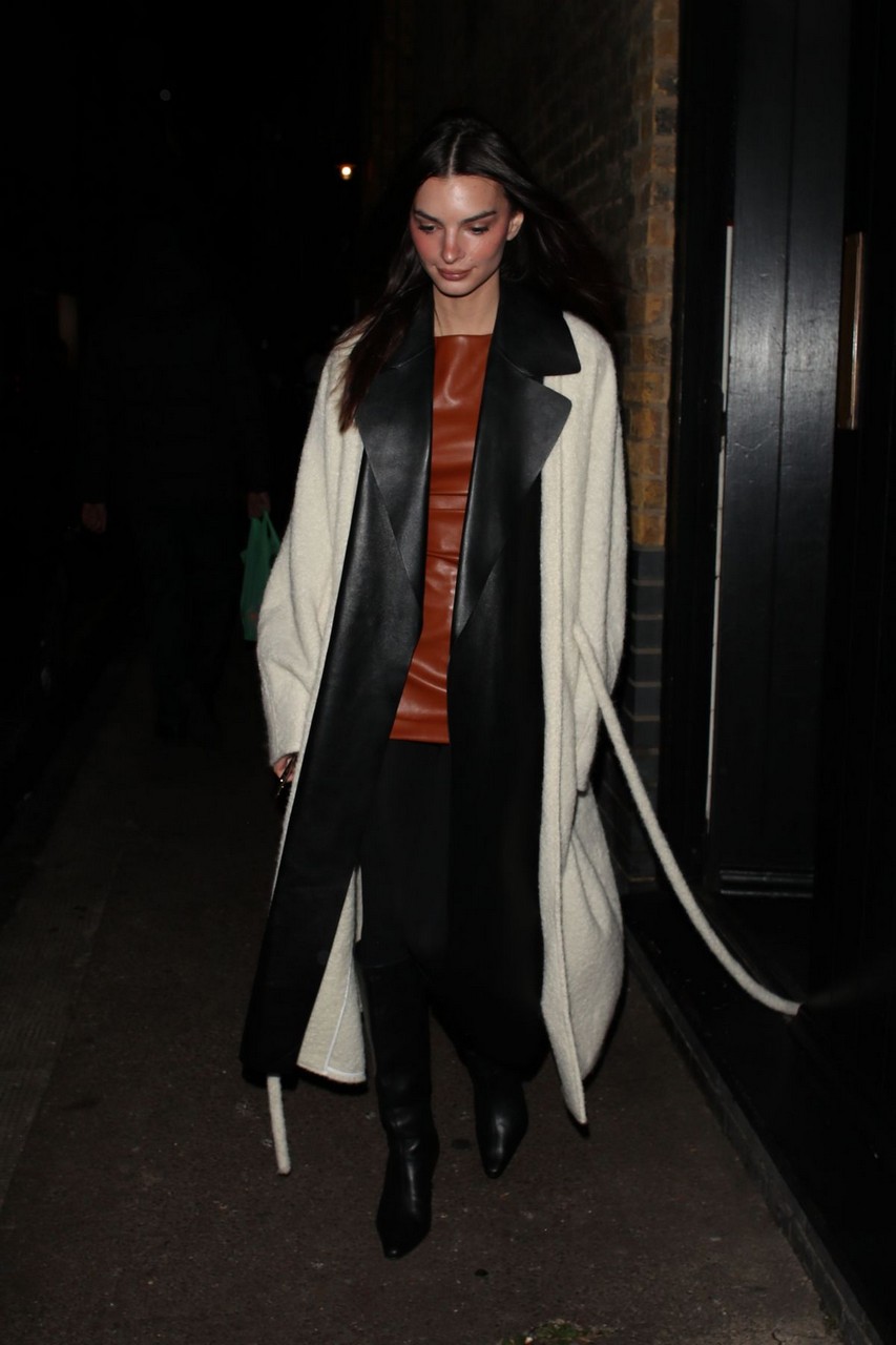 Emily Ratajkowski Out Dinner London