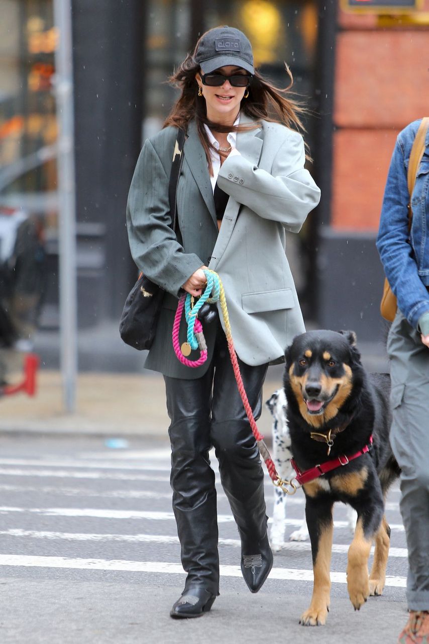 Emily Ratajkowski Out With Her Dog Colombo New York