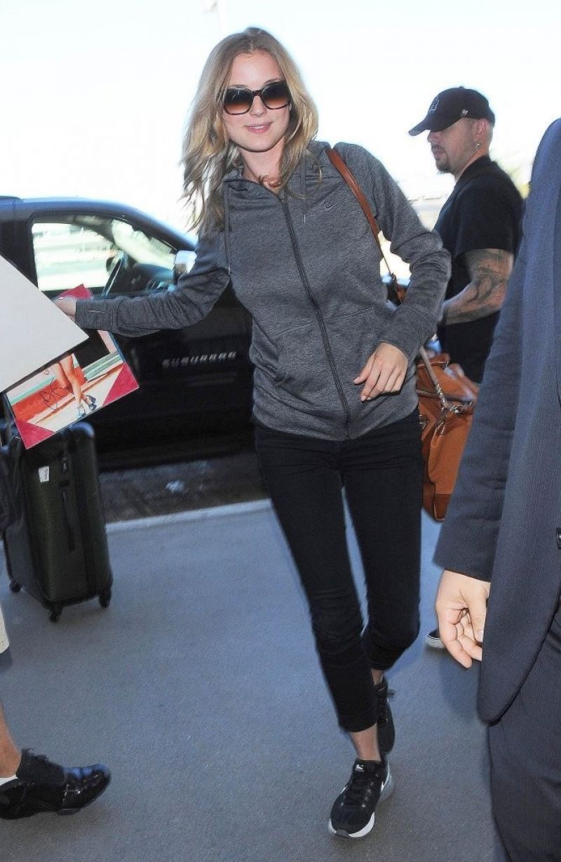 Emily Vancamp Arrives Los Angeles International Airport
