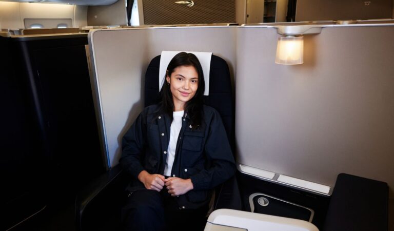 Emma Raducanu As British Airways Latest Global Brand Ambassador Heathrow Airport (3 photos)