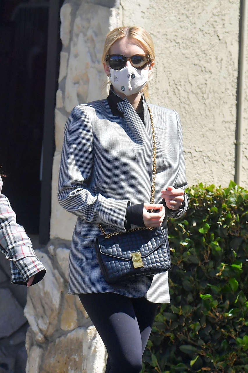 Emma Roberts Abd Kristen Stewart Out Los Angeles