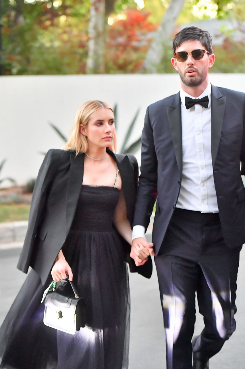 Emma Roberts Arrives Paris Hilton S Wedding Beverly Hills