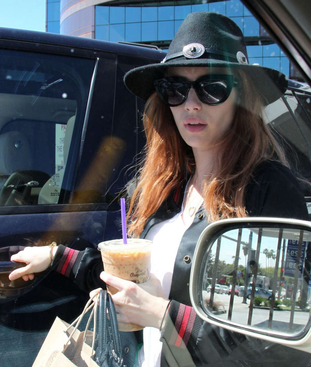 Emma Roberts Leaves Coffee Bean Tea Leaf Los Angeles