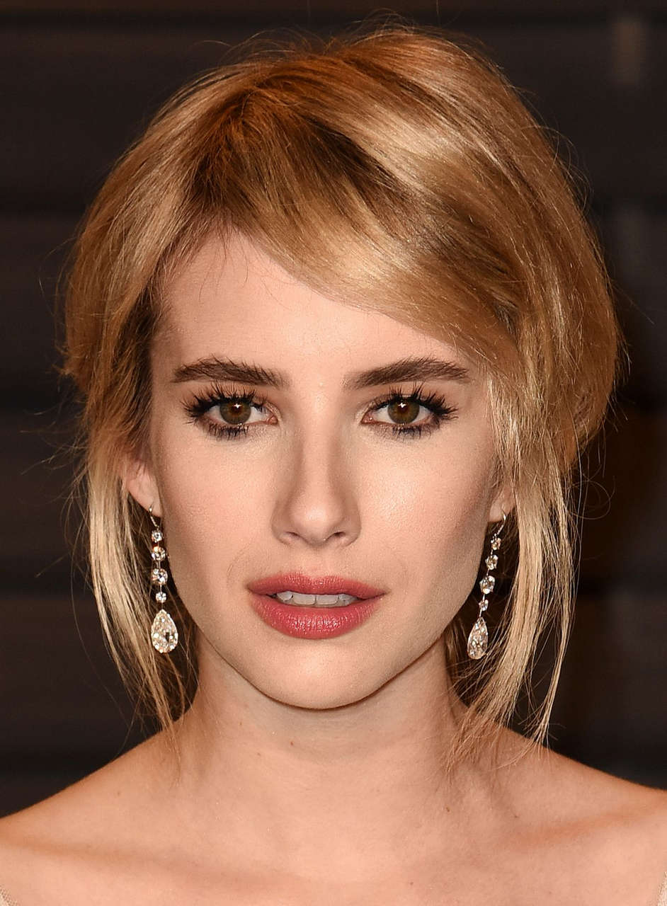Emma Roberts Vanity Fair Oscar 2016 Party Beverly Hills