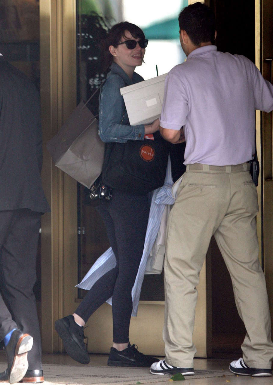 Emma Stone Arrives Her Hotel West Hollywood