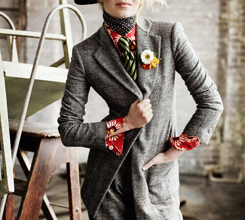 Emma Stone Photographed By Mario Testino For Vogue (3 photos)