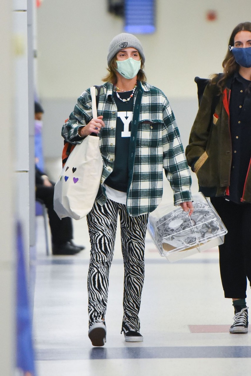 Emma Watson Arrives Jfk Airport New York