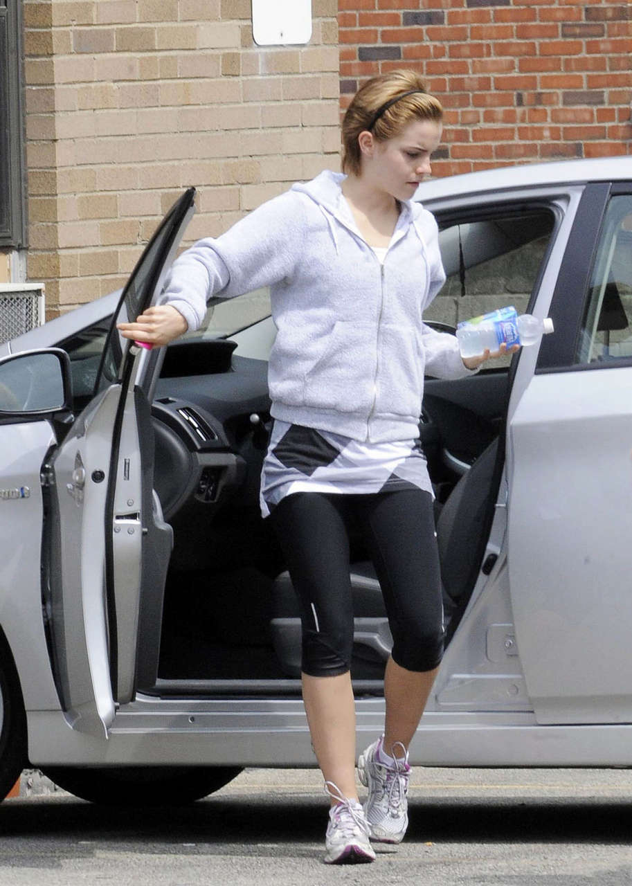 Emma Watson Arriving Gym Pittsburgh
