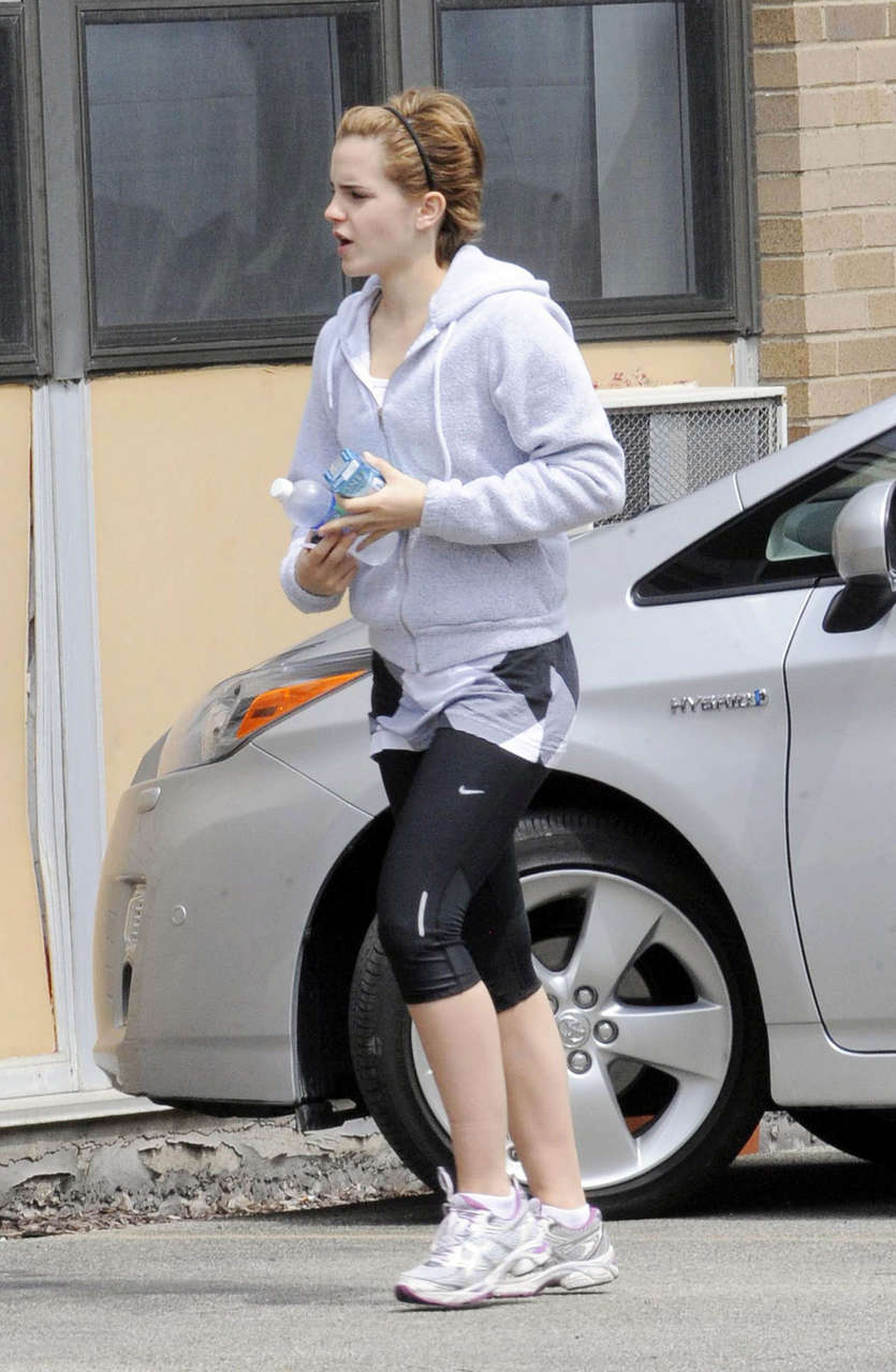 Emma Watson Arriving Gym Pittsburgh