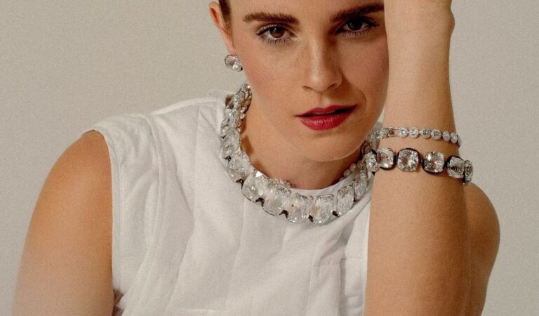 Emma Watson For Vogue Magazine Mexico January (2 photos)