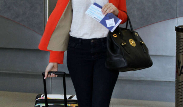 Emmy Rossum Departet From Lax Airport (19 photos)