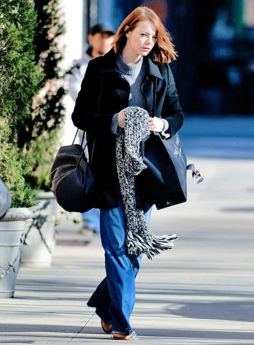 Emstonesdaily Emma Stone Leaving Her Apartment