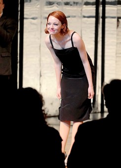 Emstonesdaily Emma Stone Takes Her Bow During