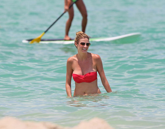 Erin Andrews Bikini Beach Miami