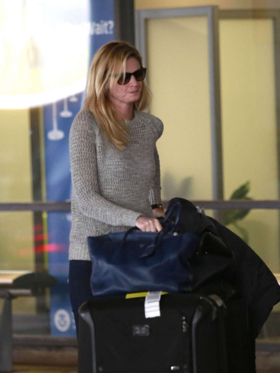 Erin Andrews Out About Los Angeles