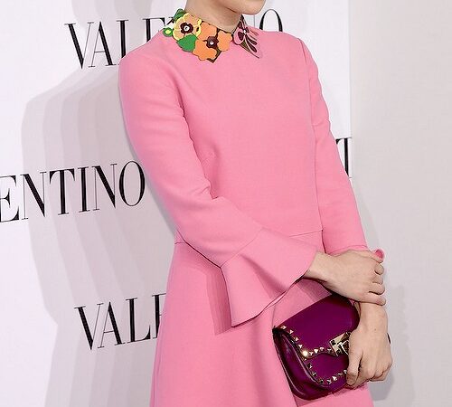 Erobertsedit Emma Roberts Attends The Valentino (1 photo)