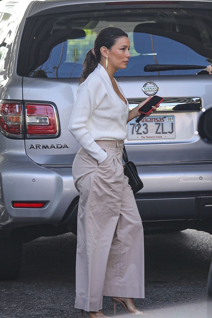 Eva Longoria Arrives For Brunch Bel Air Hotel