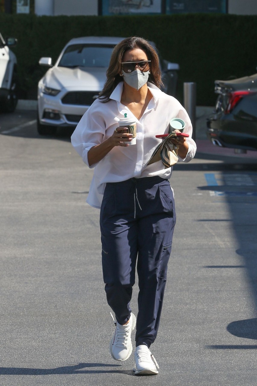Eva Longoria Out For Coffee Starbucks Los Angeles