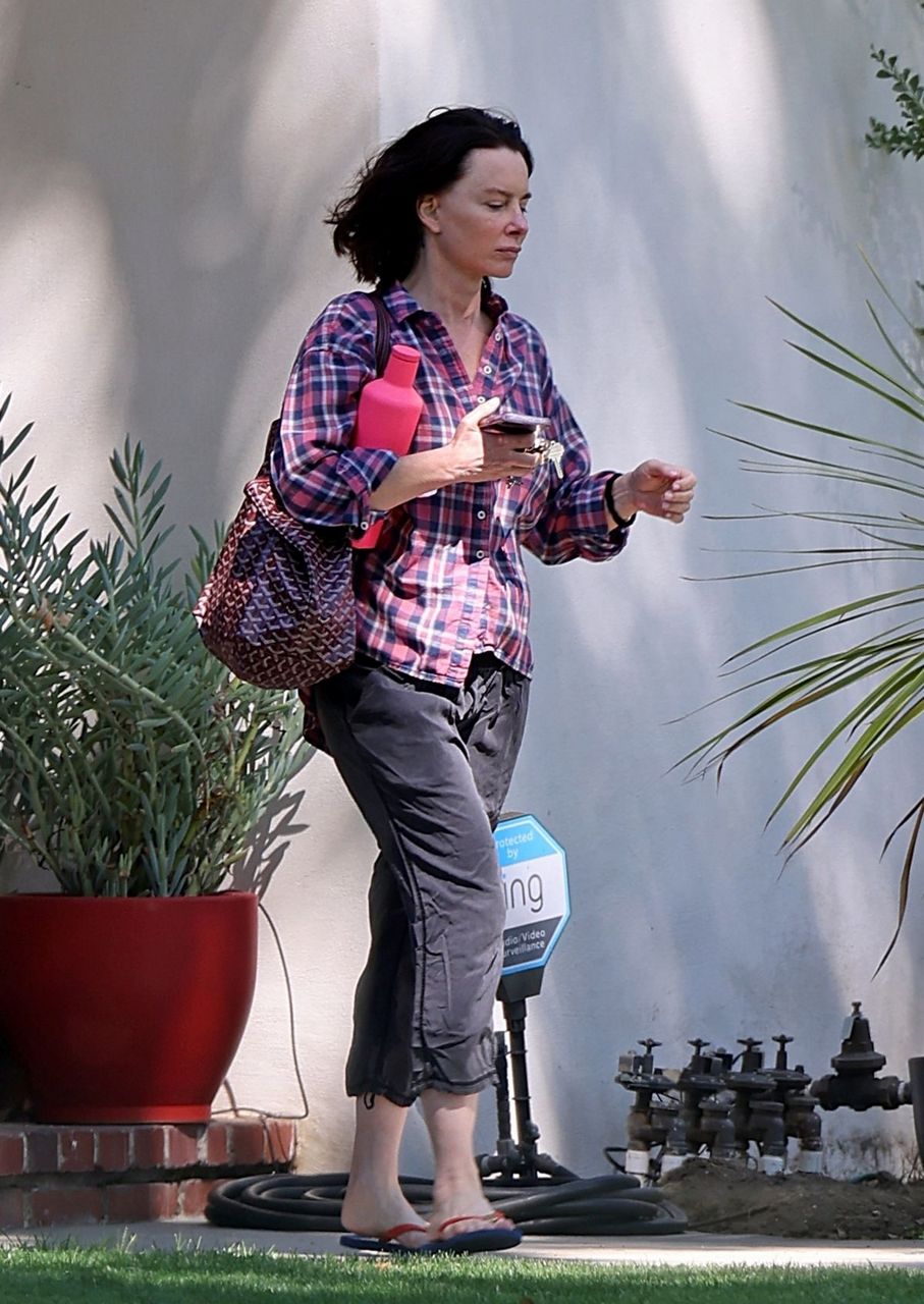 Evangeline Lilly Leaves Friends House Los Feliz