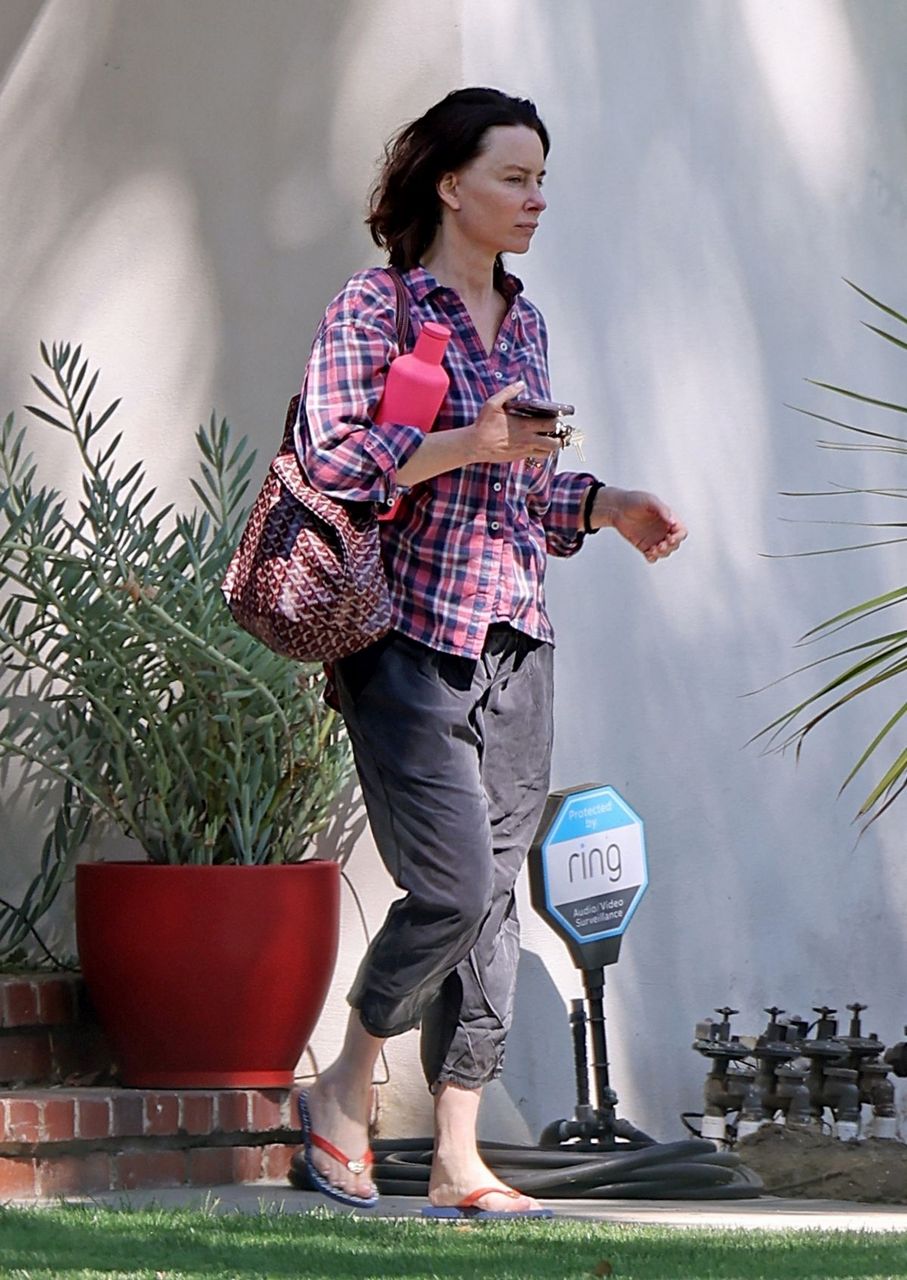 Evangeline Lilly Leaves Friends House Los Feliz