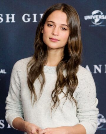 Fassbedner Alicia Vikander Poses During The