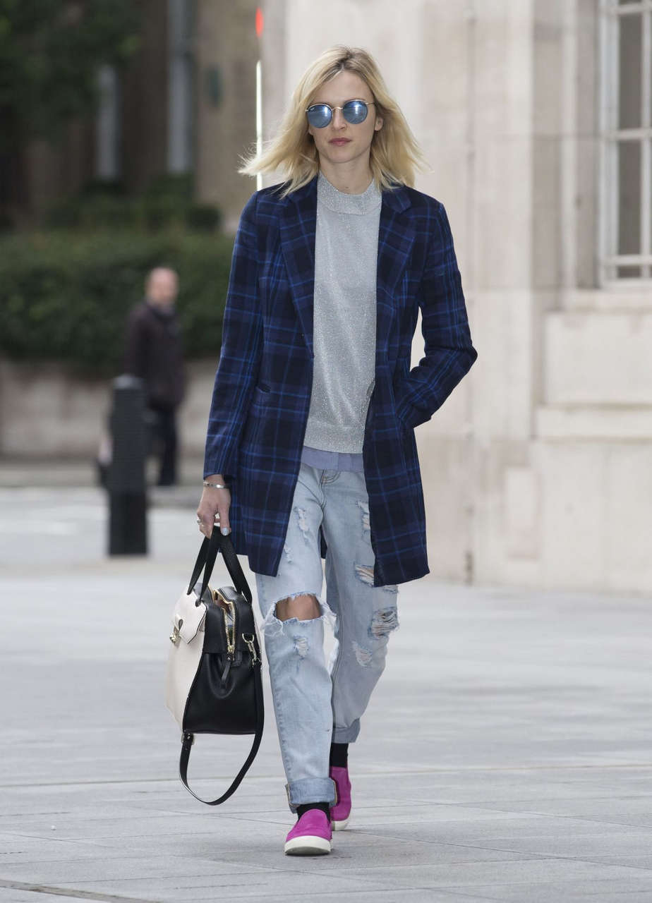 Fearne Cotton Out About London