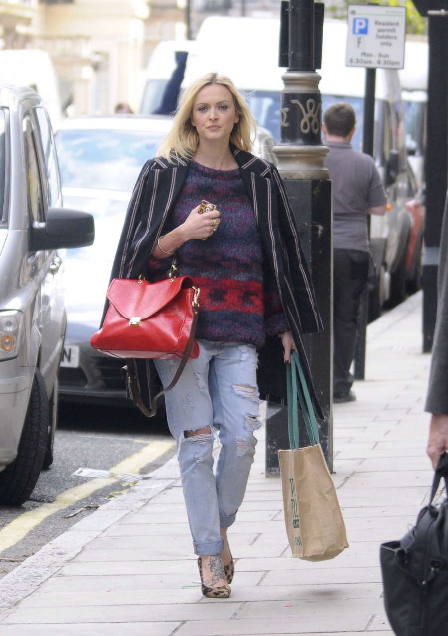 Fearne Cotton Ripped Jeans Out About London