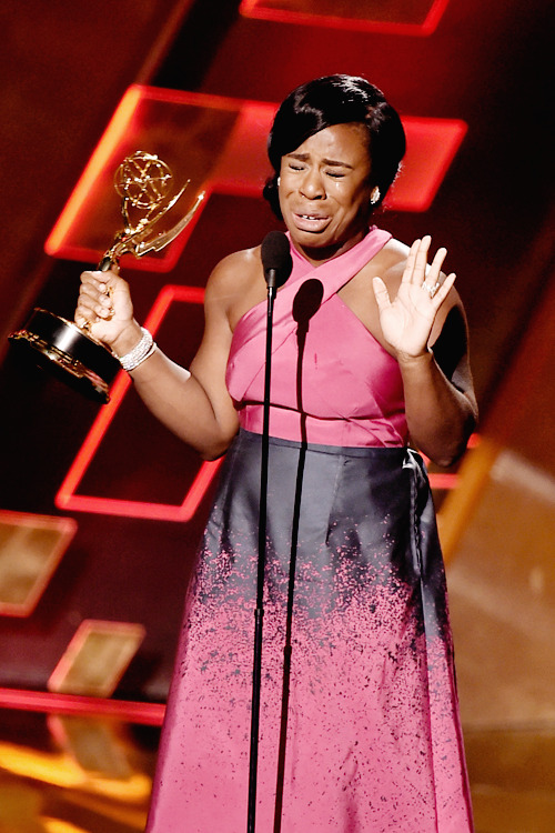 Felicityjonze Uzo Aduba Accepts The Emmy Award